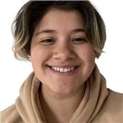 Profesora con experiencia en la enseñanza del inglés para adultos, adolescentes y niños